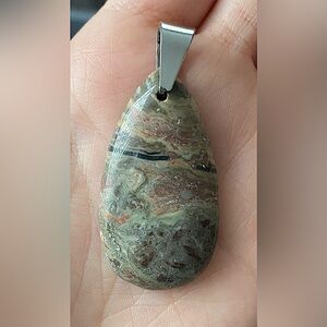 Agate Tear Drop Shaped Pendant Necklace